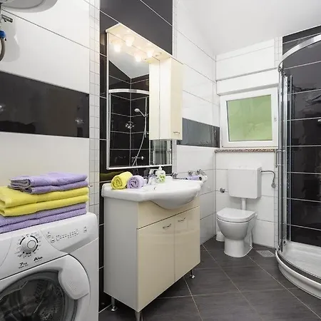 Roberta By Guide Pazin