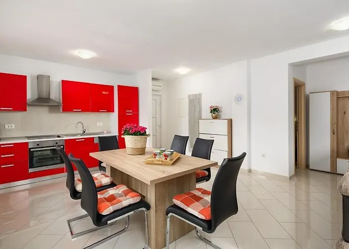 Roberta By Guide Vila *