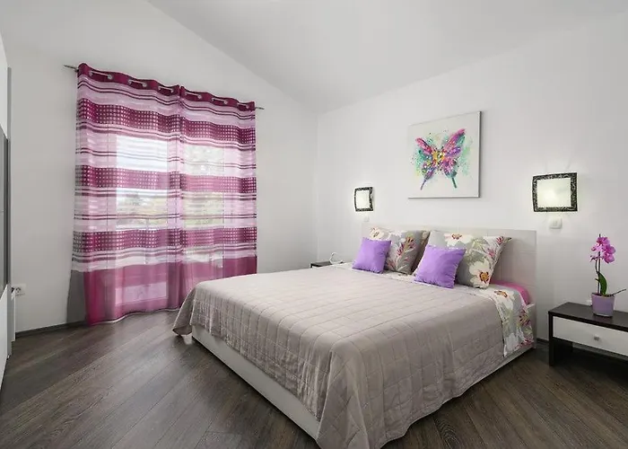 Roberta By Guide Vila Pazin