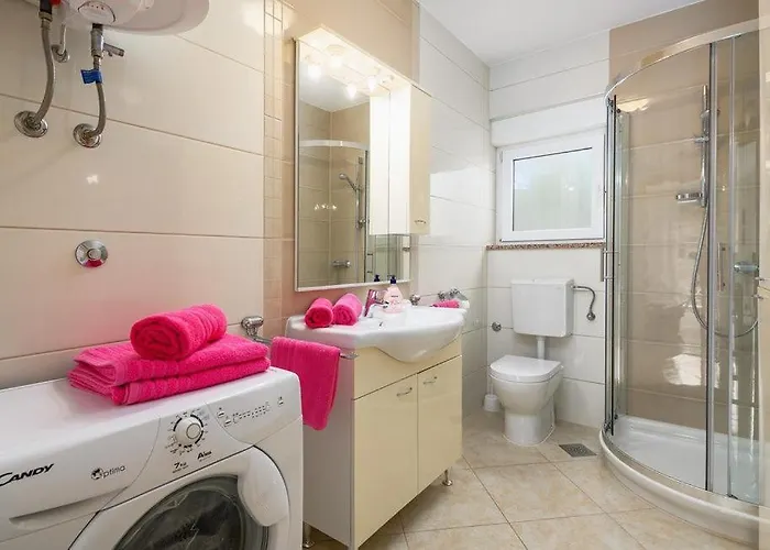 Roberta By Guide Pazin