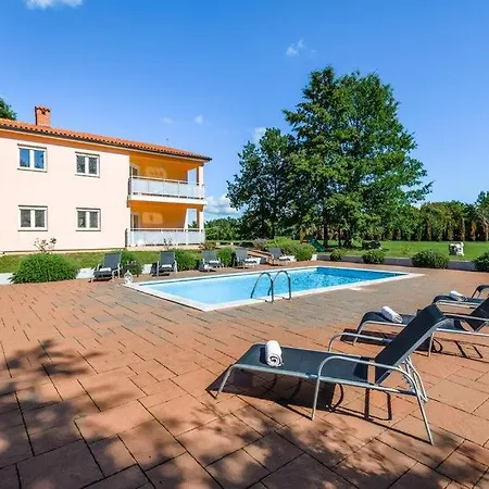 Roberta By Guide * Pazin