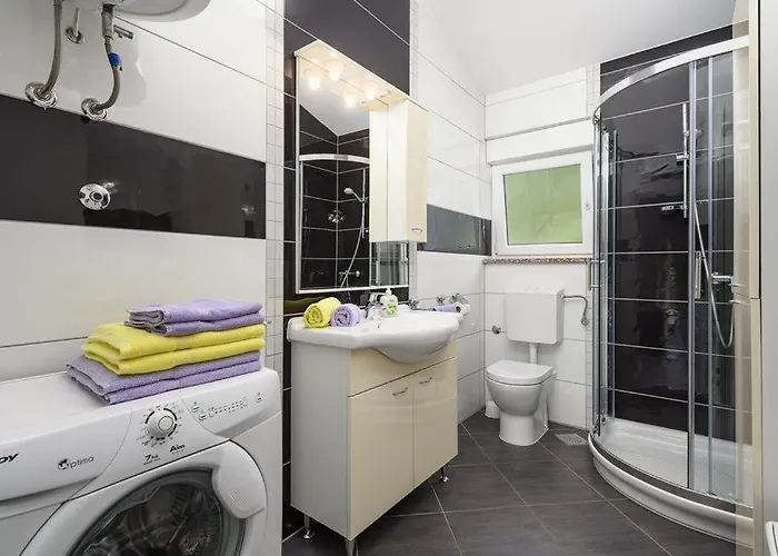 Roberta By Guide Pazin